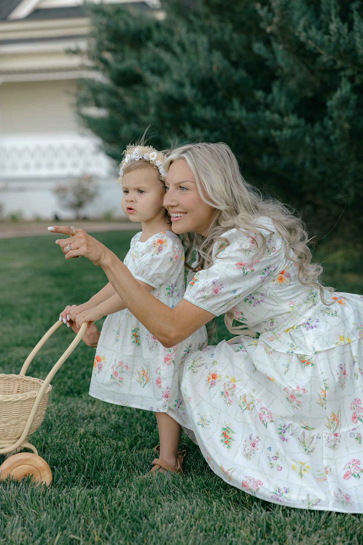 Little Darling Dress (Girls) in Birth Flowers