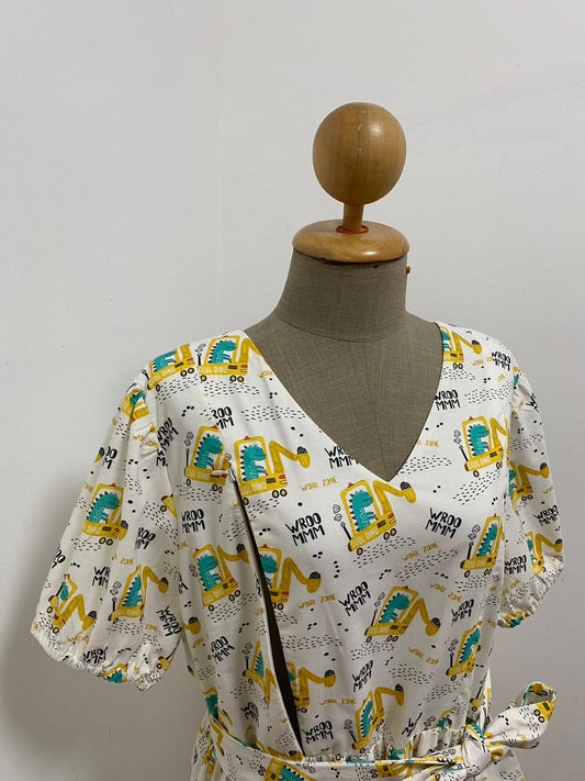 A10: Sample Charming Dress with Nursing Zippers, Relaxed Fit, Subtle Puff Sleeves, Midi length, Size L