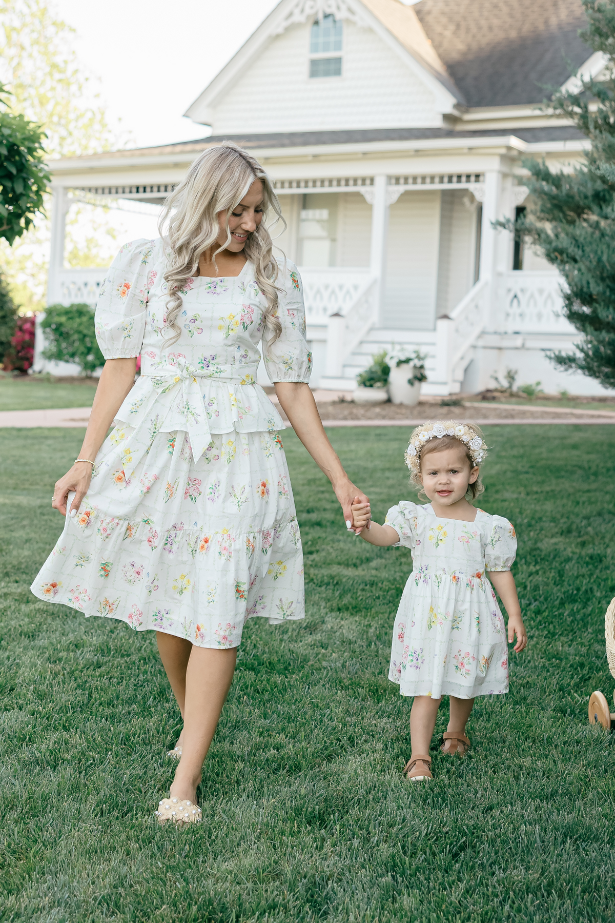 The Top for Mome Set with Nursing Zippers in Birth Flowers