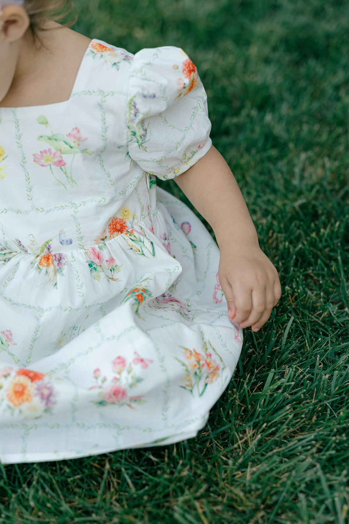 Little Darling Dress (Girls) in Birth Flowers