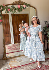 Versa Cotton Dress with Nursing Zippers in Vintage Blue Toile