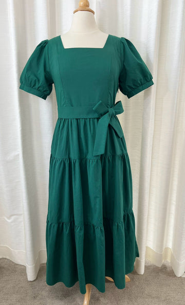 D32: Versa Cotton Dress with Nursing in Evergreen Size M (Slightly Imperfect Product)